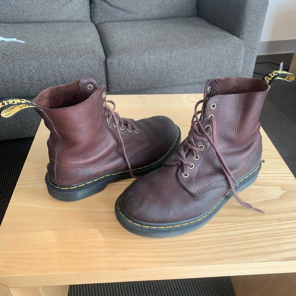 Dr. Martens US M 8